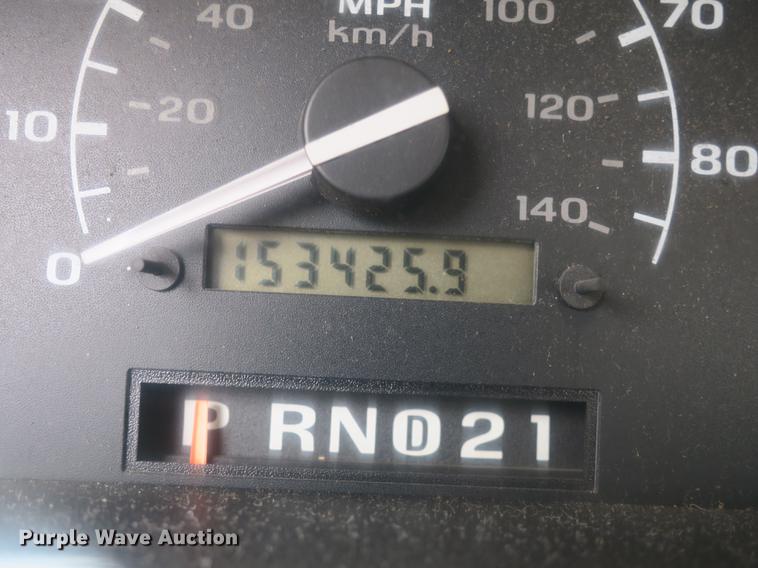 image for item DB8898 1993 Ford F450 Super Duty XL utility truck