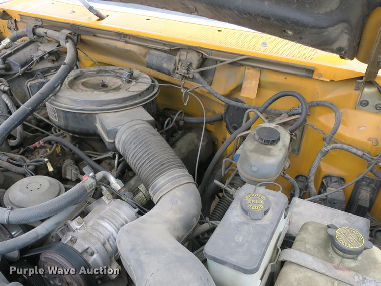 image for item DB8898 1993 Ford F450 Super Duty XL utility truck