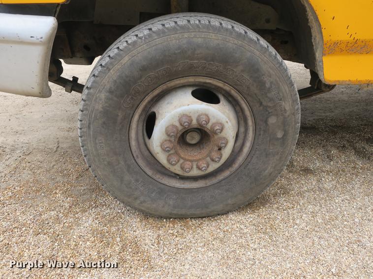 image for item DB8898 1993 Ford F450 Super Duty XL utility truck