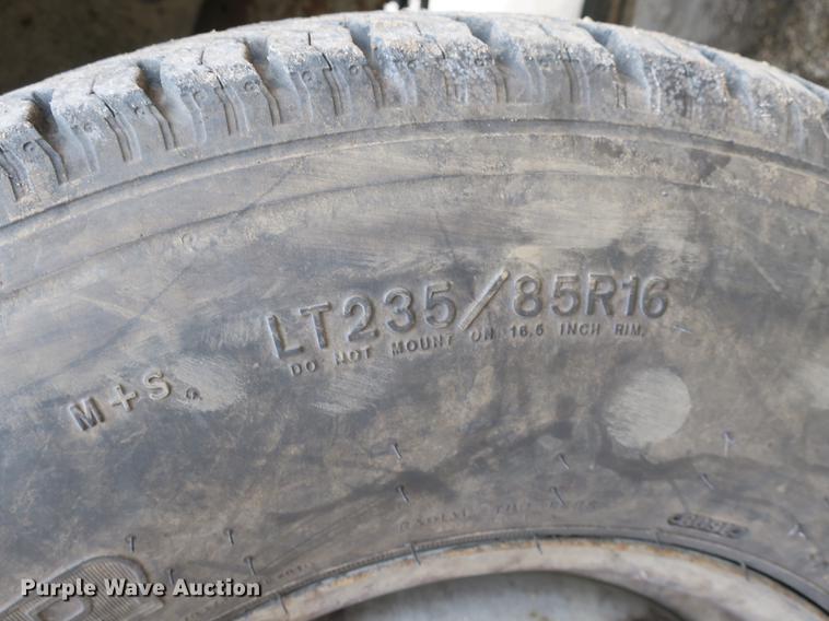 image for item DB8898 1993 Ford F450 Super Duty XL utility truck