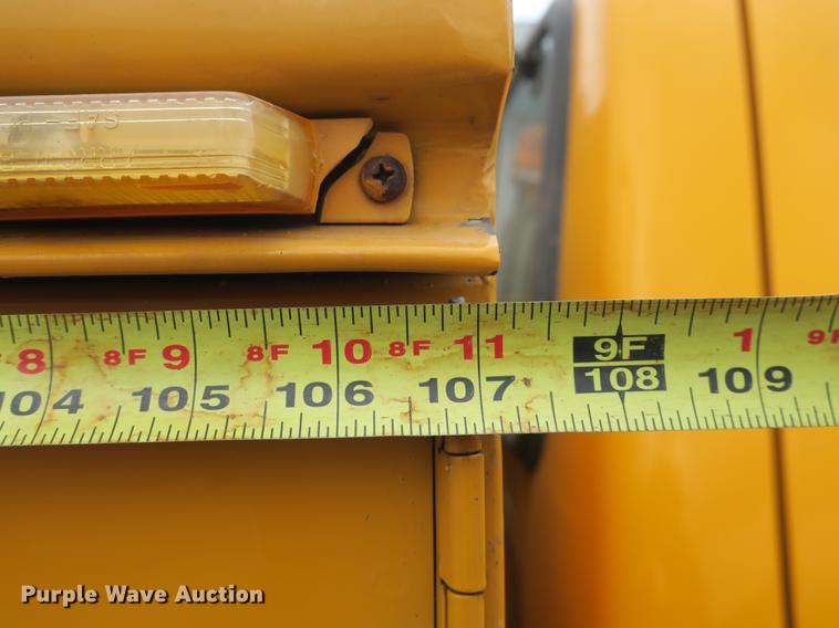 image for item DB8898 1993 Ford F450 Super Duty XL utility truck