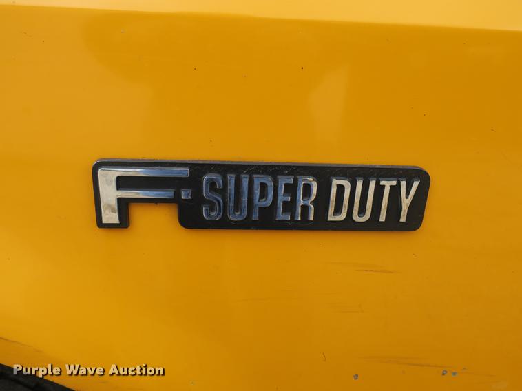 image for item DB8898 1993 Ford F450 Super Duty XL utility truck