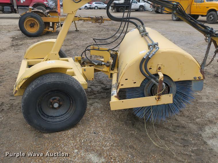 image for item DB8901 Sweepster TH84P2PM002 angle broom