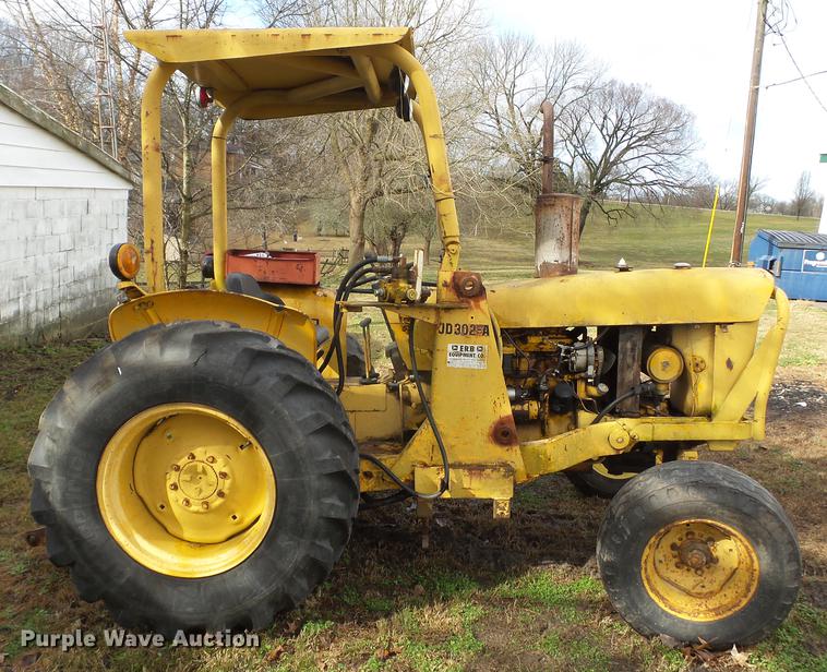 image for item DD2347 1974 John Deere 302A landscape tractor