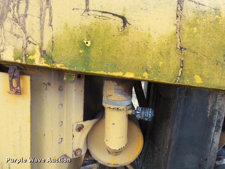 image for item DD2347 1974 John Deere 302A landscape tractor