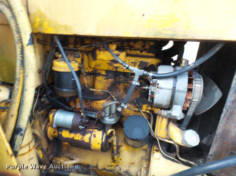 image for item DD2347 1974 John Deere 302A landscape tractor