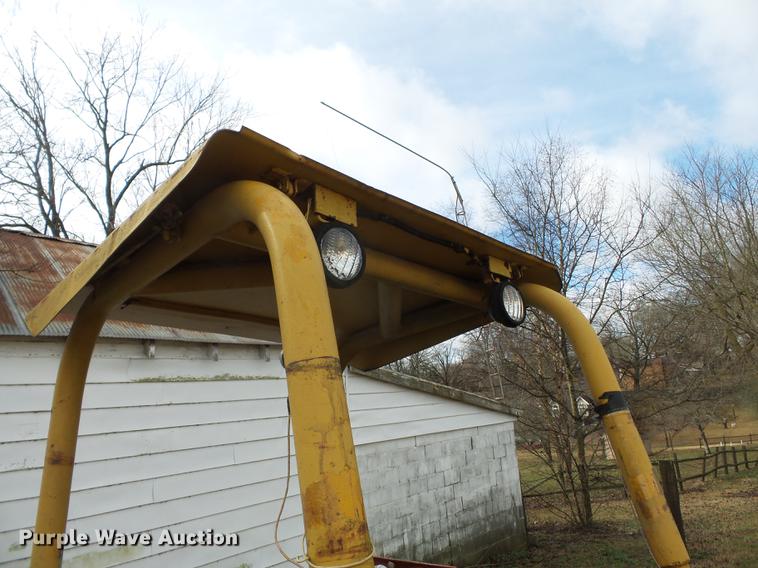 image for item DD2347 1974 John Deere 302A landscape tractor