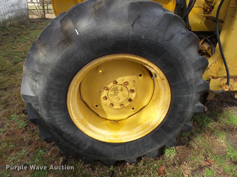 image for item DD2347 1974 John Deere 302A landscape tractor