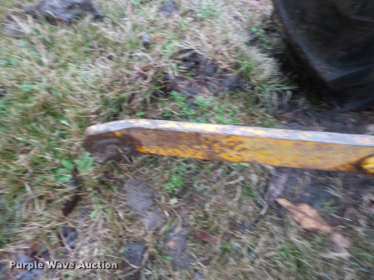 image for item DD2347 1974 John Deere 302A landscape tractor