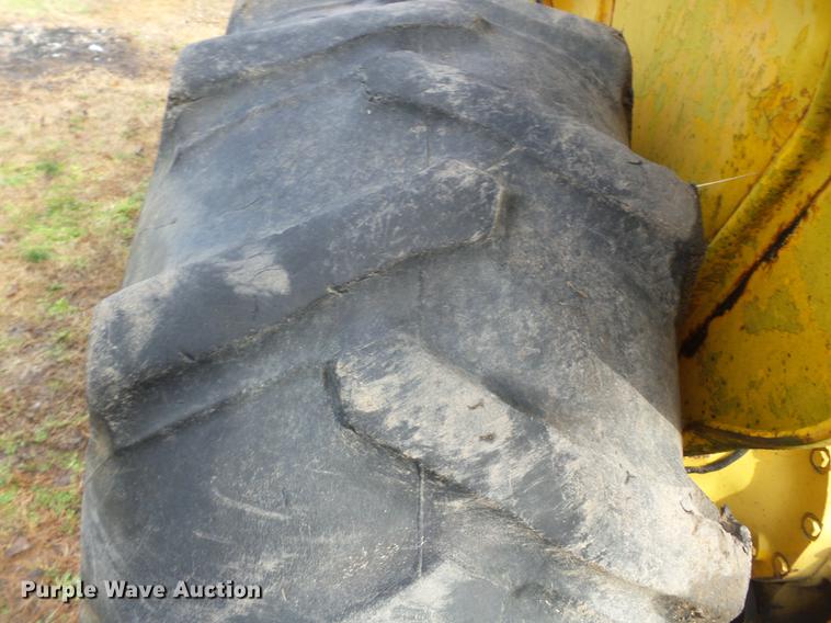 image for item DD2347 1974 John Deere 302A landscape tractor