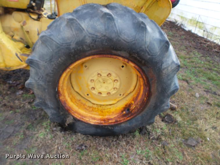 image for item DD2347 1974 John Deere 302A landscape tractor