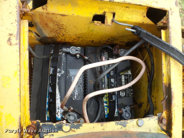 image for item DD2347 1974 John Deere 302A landscape tractor