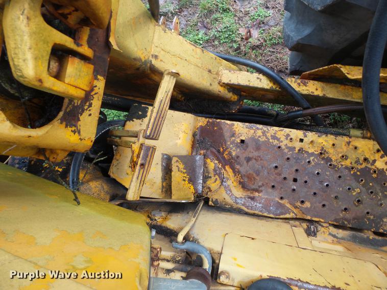 image for item DD2347 1974 John Deere 302A landscape tractor