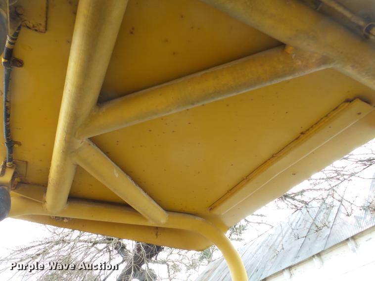 image for item DD2347 1974 John Deere 302A landscape tractor