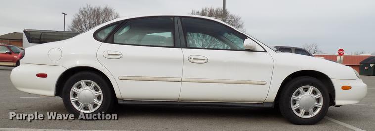 image for item DD3627 1998 Ford Taurus