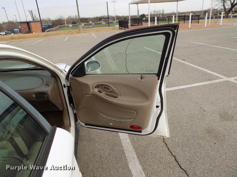 image for item DD3627 1998 Ford Taurus