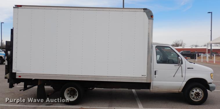 image for item DD3641 1993 Ford Econoline E350 box truck