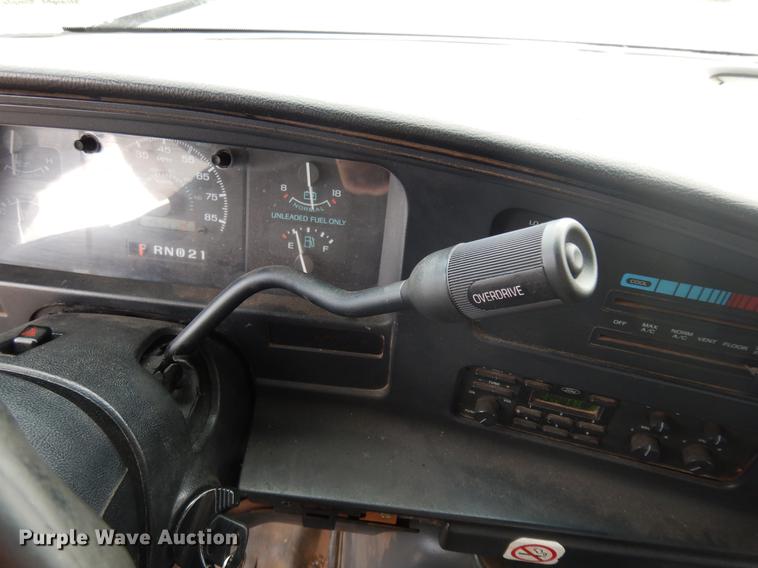 image for item DD3641 1993 Ford Econoline E350 box truck