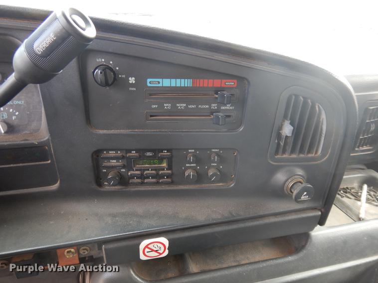 image for item DD3641 1993 Ford Econoline E350 box truck