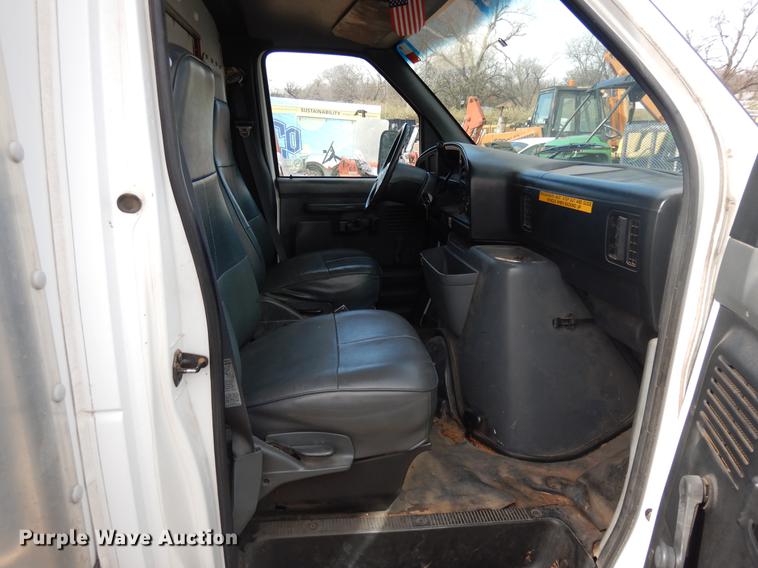 image for item DD3641 1993 Ford Econoline E350 box truck