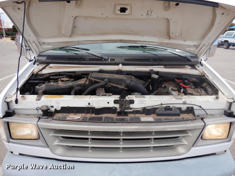 image for item DD3641 1993 Ford Econoline E350 box truck