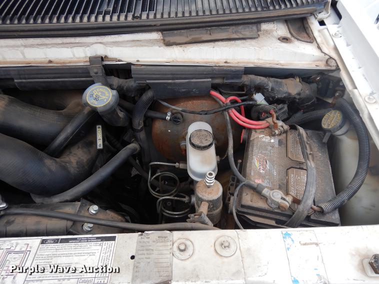 image for item DD3641 1993 Ford Econoline E350 box truck