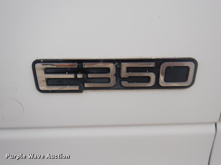 image for item DD3641 1993 Ford Econoline E350 box truck