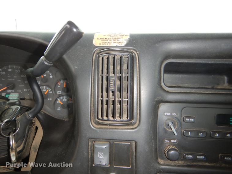 image for item DE0023 2006 Chevrolet C5500 refuse truck