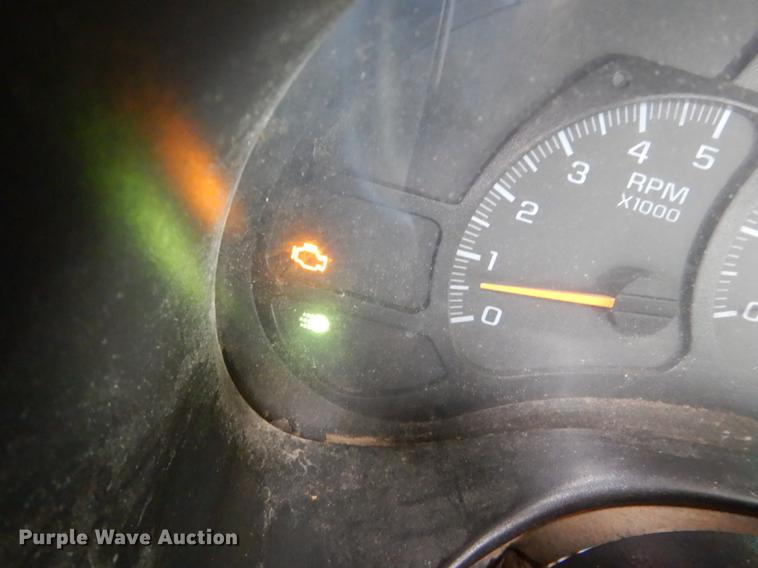 image for item DE0023 2006 Chevrolet C5500 refuse truck