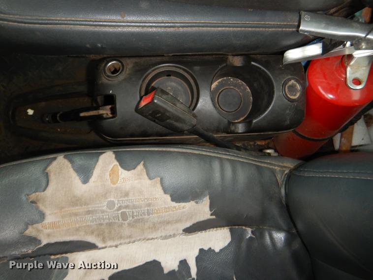 image for item DE0023 2006 Chevrolet C5500 refuse truck