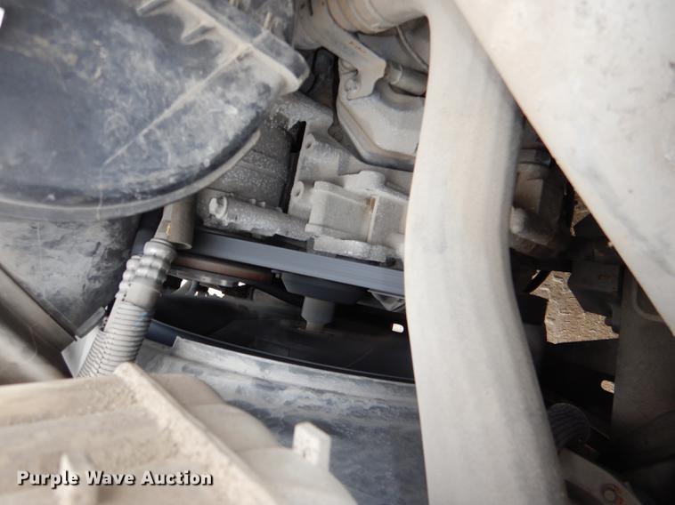 image for item DE0023 2006 Chevrolet C5500 refuse truck