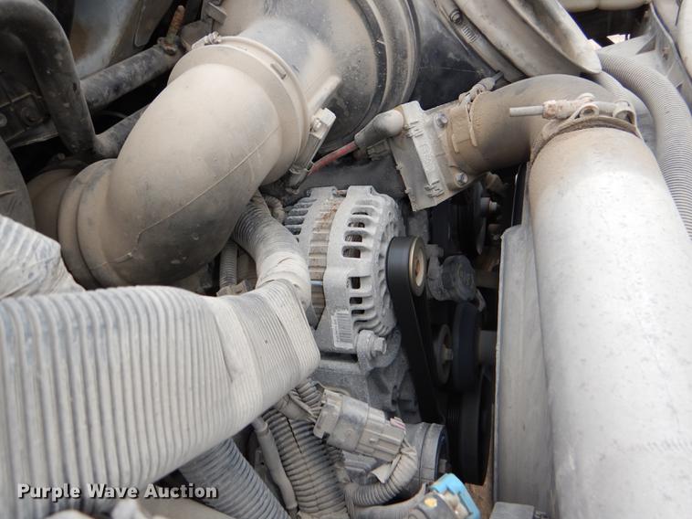 image for item DE0023 2006 Chevrolet C5500 refuse truck