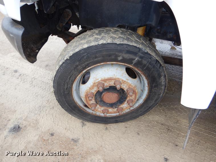 image for item DE0023 2006 Chevrolet C5500 refuse truck