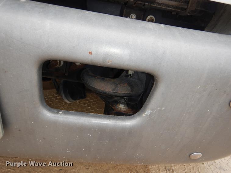 image for item DE0023 2006 Chevrolet C5500 refuse truck