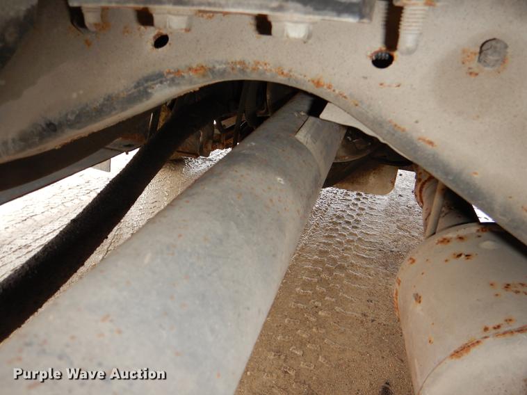 image for item DE0023 2006 Chevrolet C5500 refuse truck