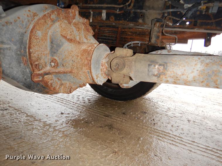 image for item DE0023 2006 Chevrolet C5500 refuse truck