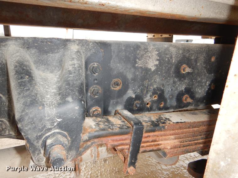 image for item DE0023 2006 Chevrolet C5500 refuse truck