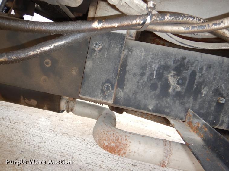 image for item DE0023 2006 Chevrolet C5500 refuse truck