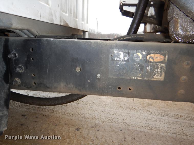 image for item DE0023 2006 Chevrolet C5500 refuse truck