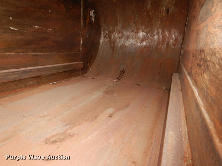 image for item DE0023 2006 Chevrolet C5500 refuse truck