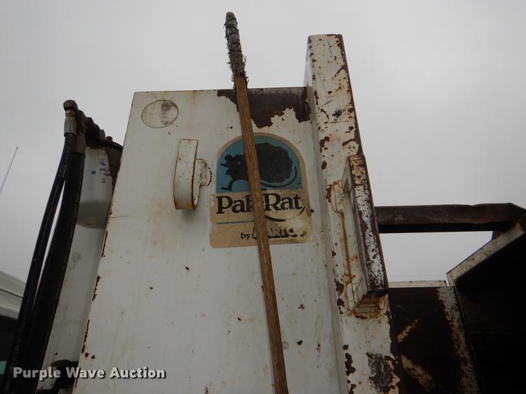 image for item DE0023 2006 Chevrolet C5500 refuse truck