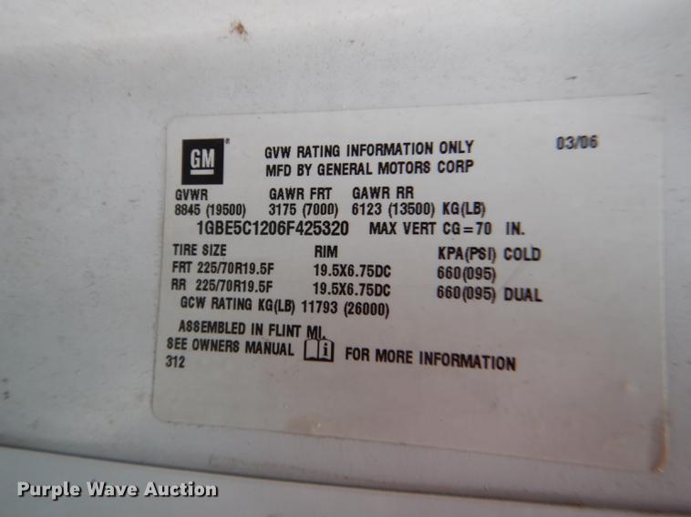 image for item DE0023 2006 Chevrolet C5500 refuse truck