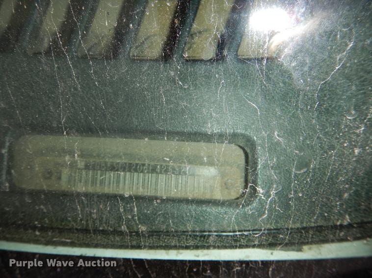 image for item DE0023 2006 Chevrolet C5500 refuse truck