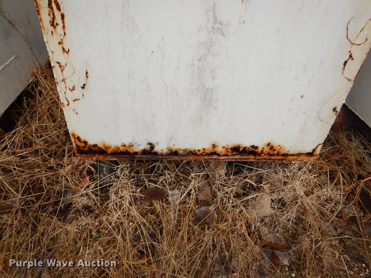 image for item DE0024 (49) trash containers