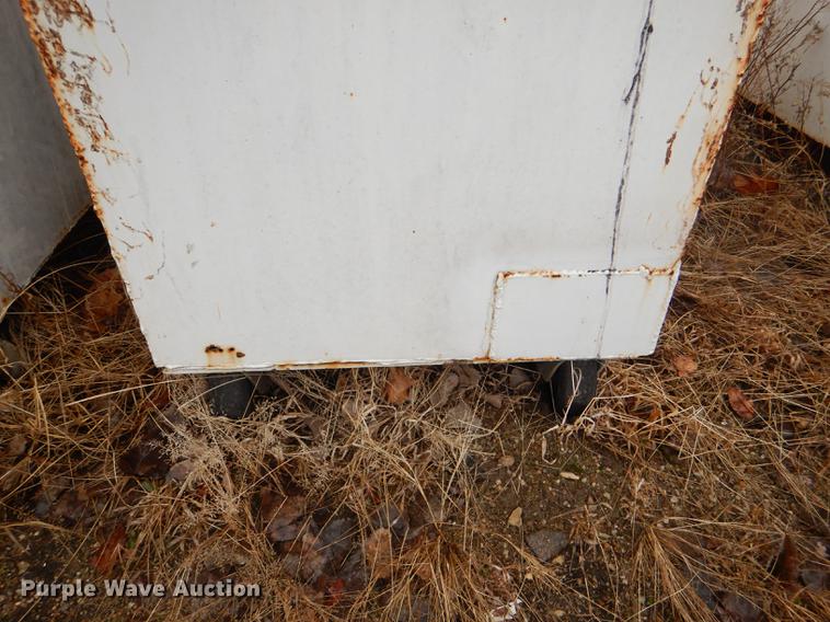 image for item DE0024 (49) trash containers