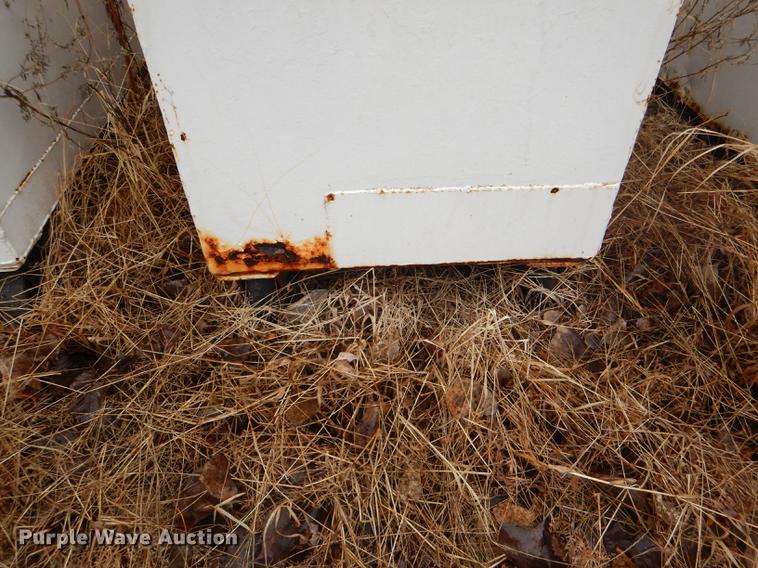 image for item DE0024 (49) trash containers