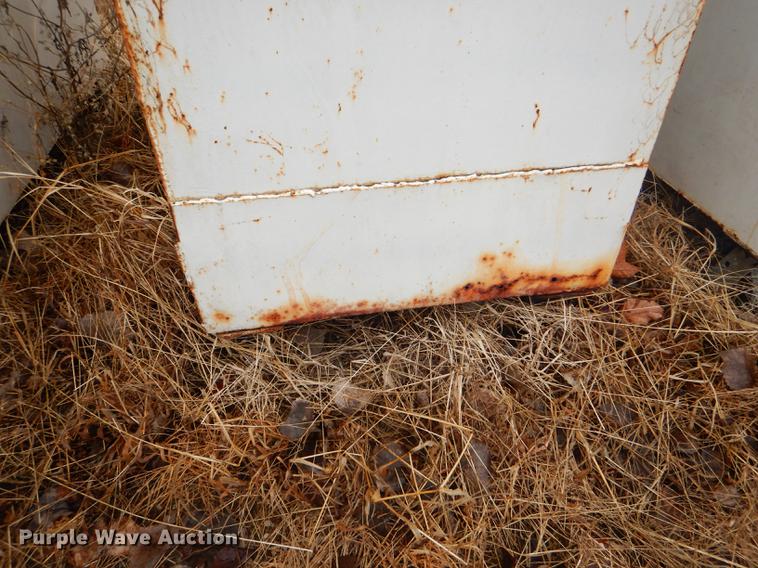 image for item DE0024 (49) trash containers