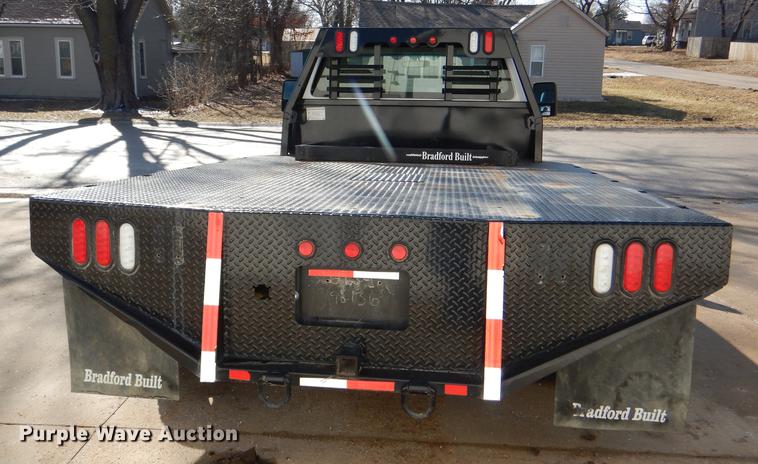 image for item DE0094 2008 Ford F550 Super Duty XL flatbed truck