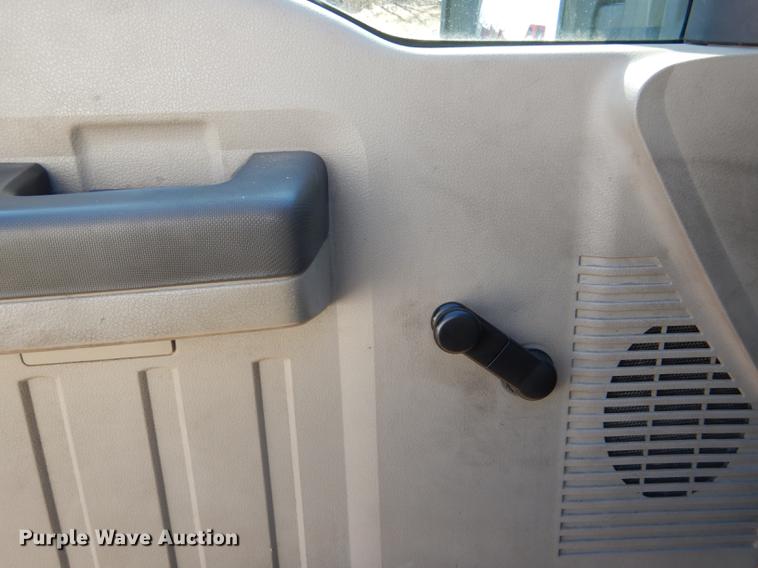 image for item DE0094 2008 Ford F550 Super Duty XL flatbed truck