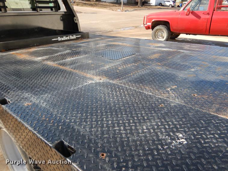 image for item DE0094 2008 Ford F550 Super Duty XL flatbed truck